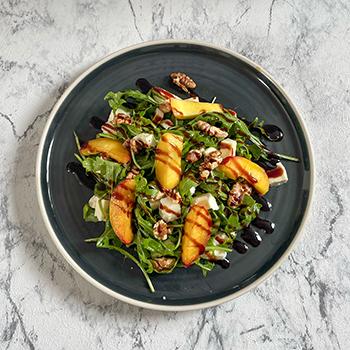 Pfirsich-Mozzarella-Salat